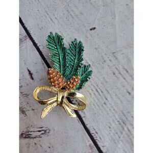 Vintage Gerry's Gold Tone Evergreen Pinecone Brooch Christmas Pin